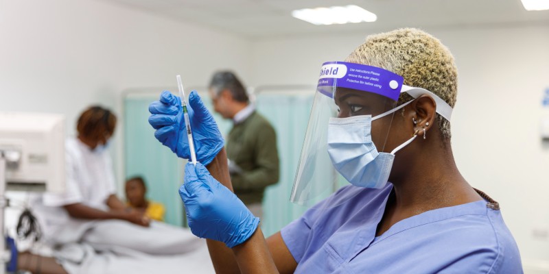A nurse working in the Covid pandemic